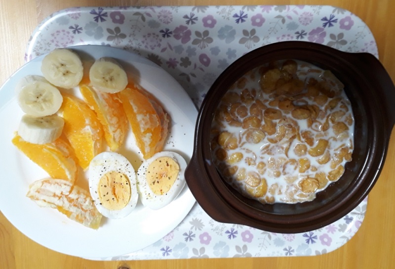  콘프로스트, cj함흥 비빔냉면, 버터 스콘 그리고 티바나 녹차