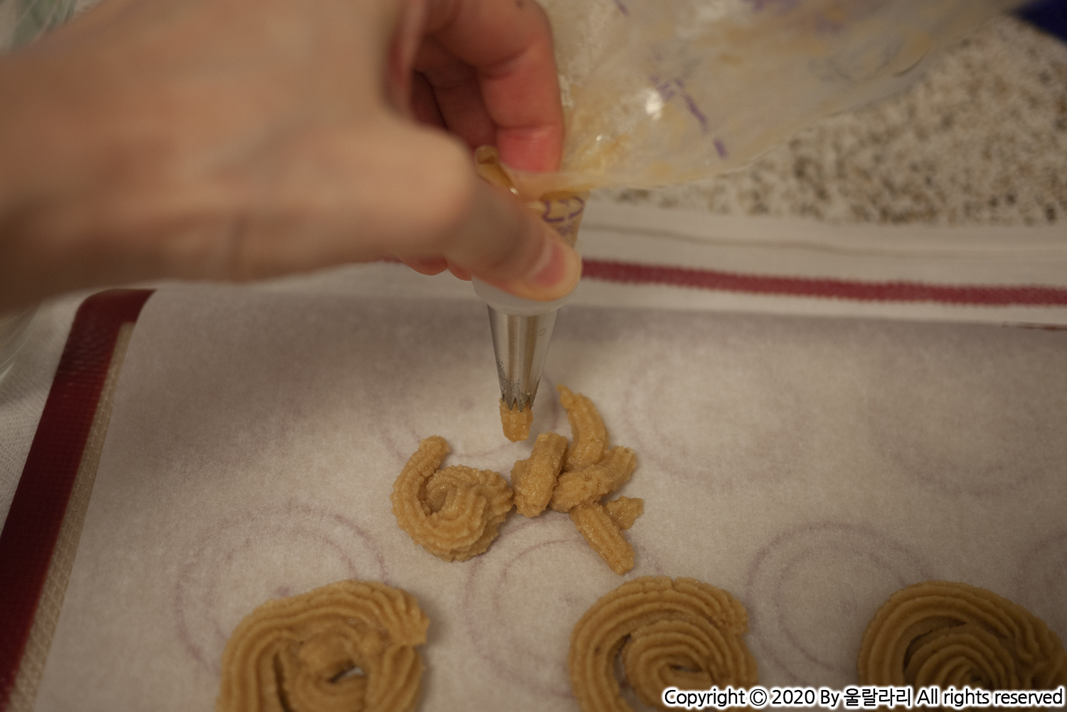 코코넛 가루 키토 버터링 쿠키 만드는 방법