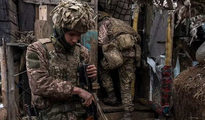 영국, 러시아 전쟁 억지 위해 우크라이나에 군대 보내 VIDEO:British troops are sent to Ukraine: Hi-tech weapons and 'training personnel' are dispatched ..