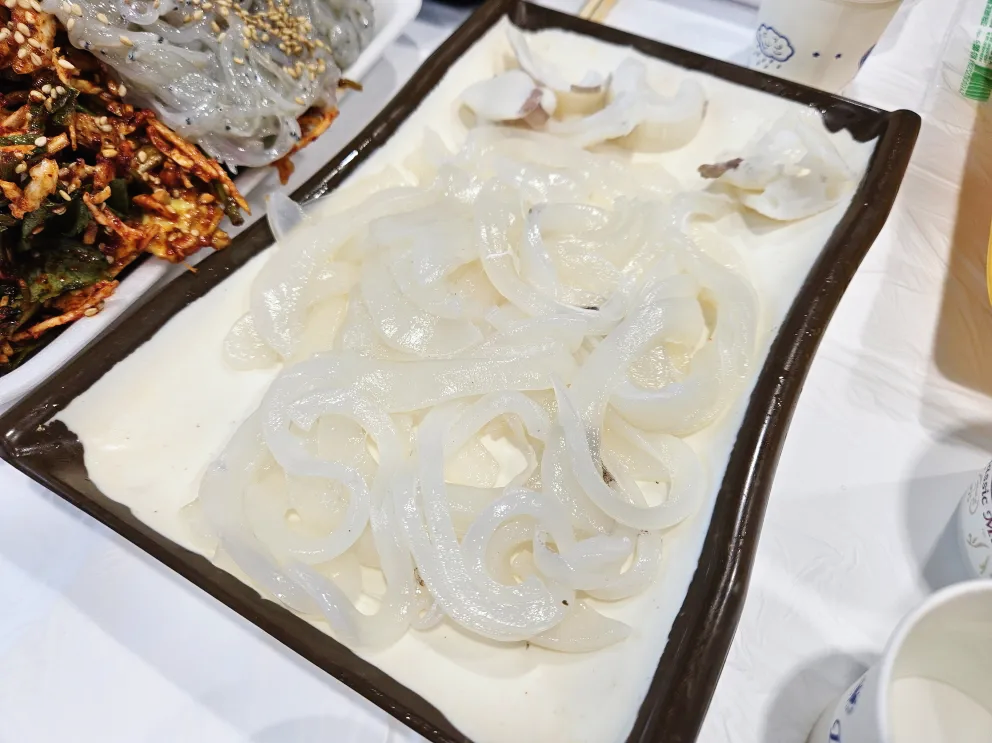 당진 장고항 실치회 수산물유통센터 봄 제철 음식 현지 맛집