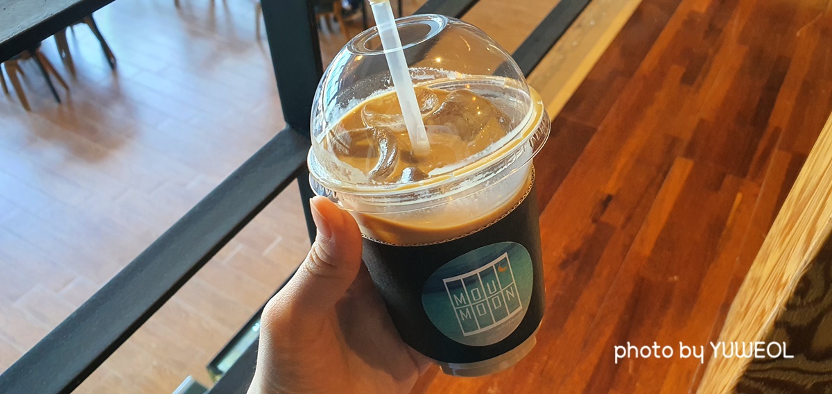  제주 월정리해변 가볼만한 카페 : 머문(MOU MOON)