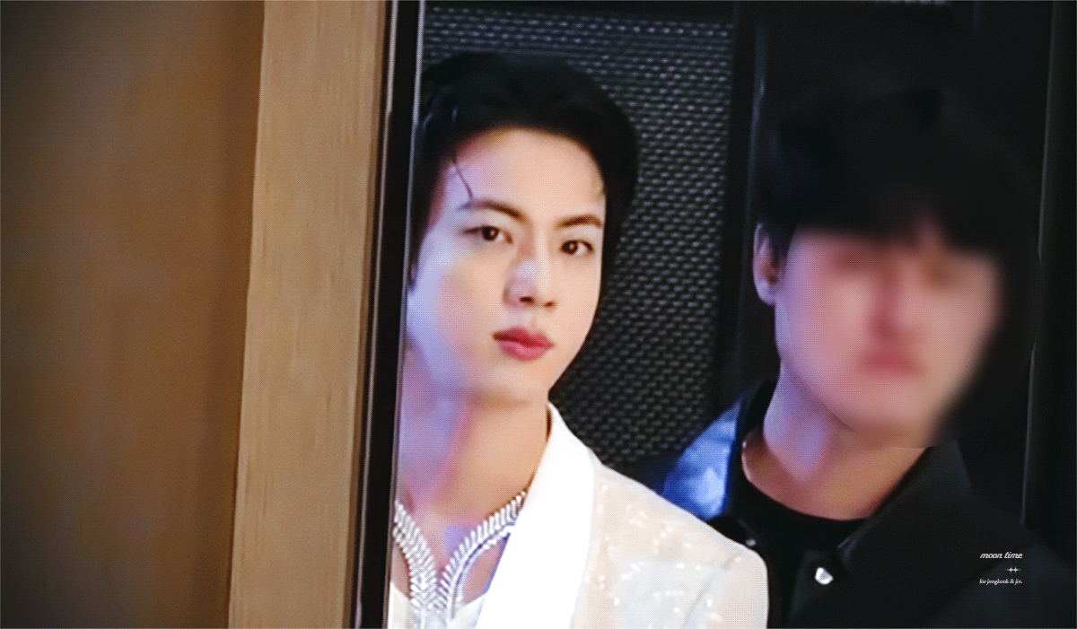 Las fotos y videos de Jin asistiendo al evento de Fred se están volviendo virales como locosㅋㅋㅋㅋㅋ