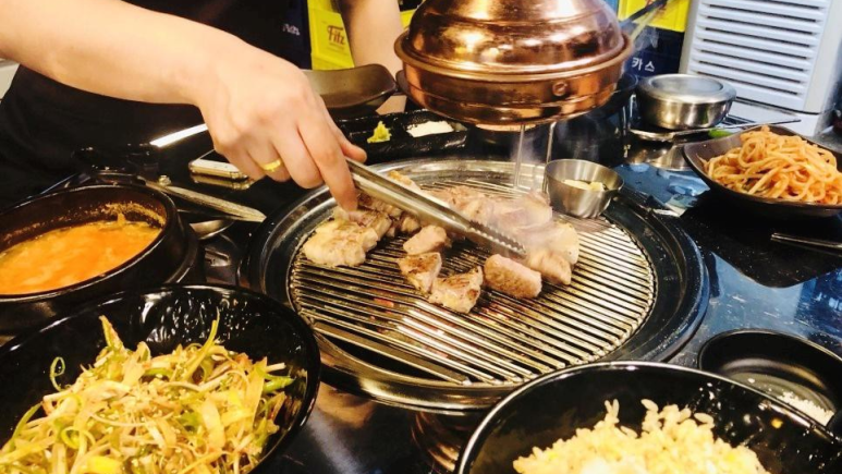 역삼역 회식장소 역삼역 숯불 돼지통 삼겹살 고기집