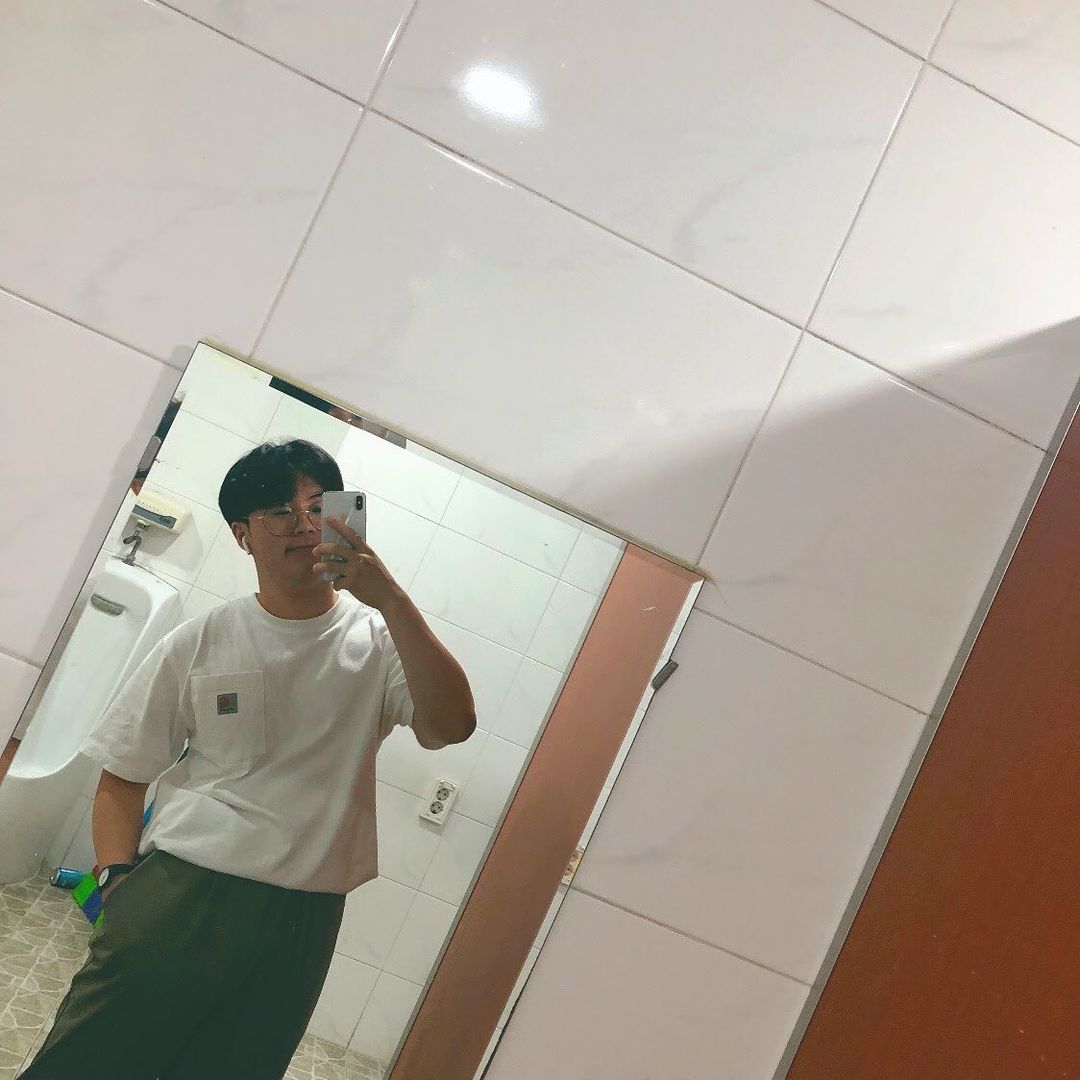  끄적끄적.
