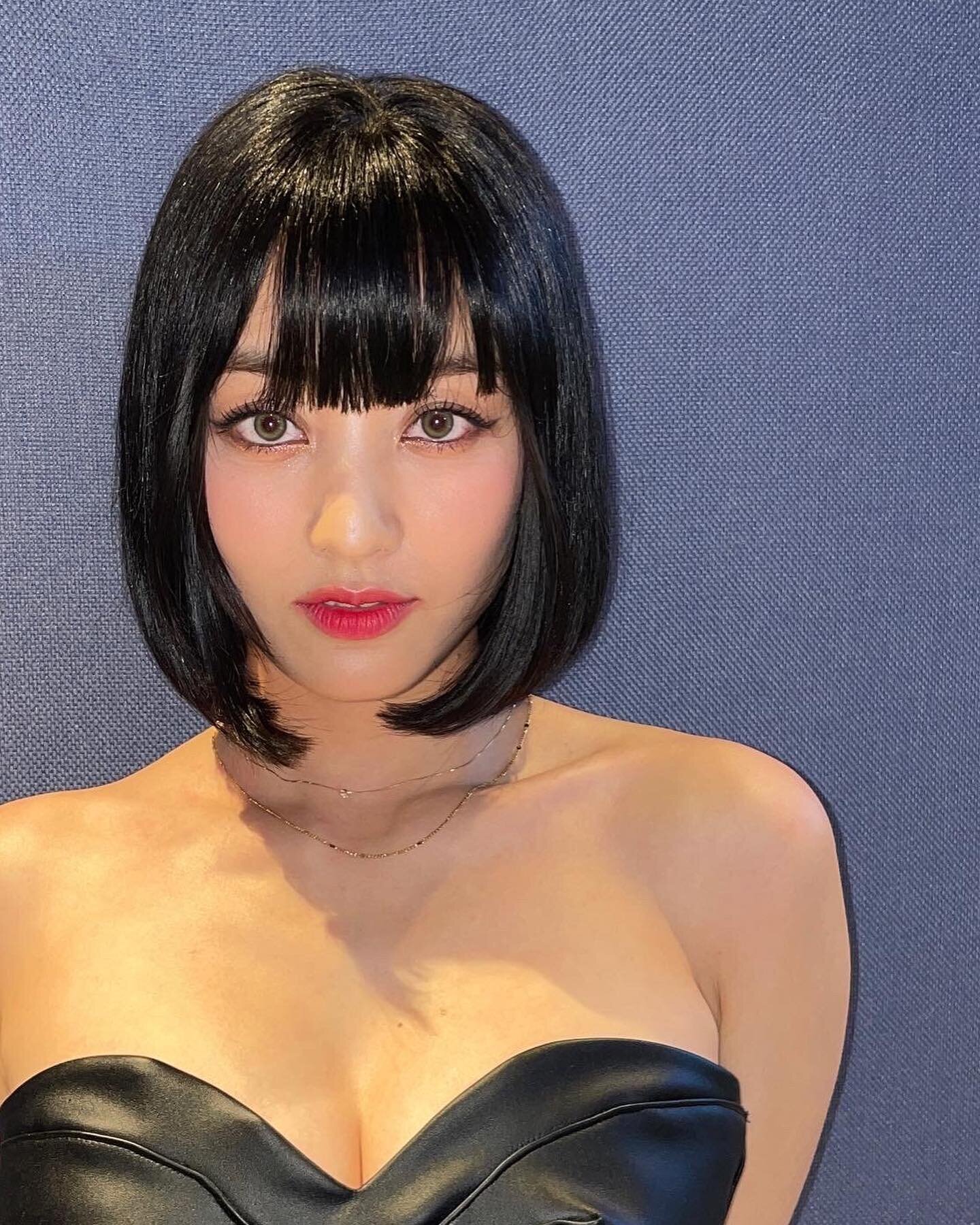  봉인해제된듯한 트와이스 지효 뮤비 섹시 인스타그램 셀카 사진들