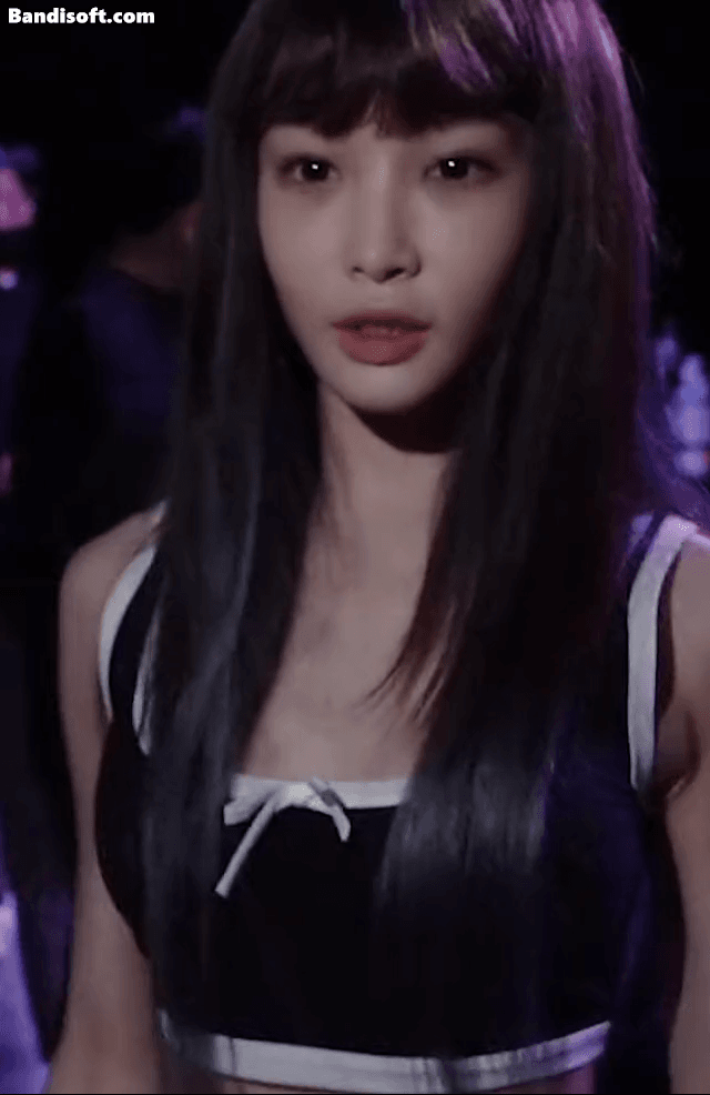  탱크탑 청하 움짤 gif