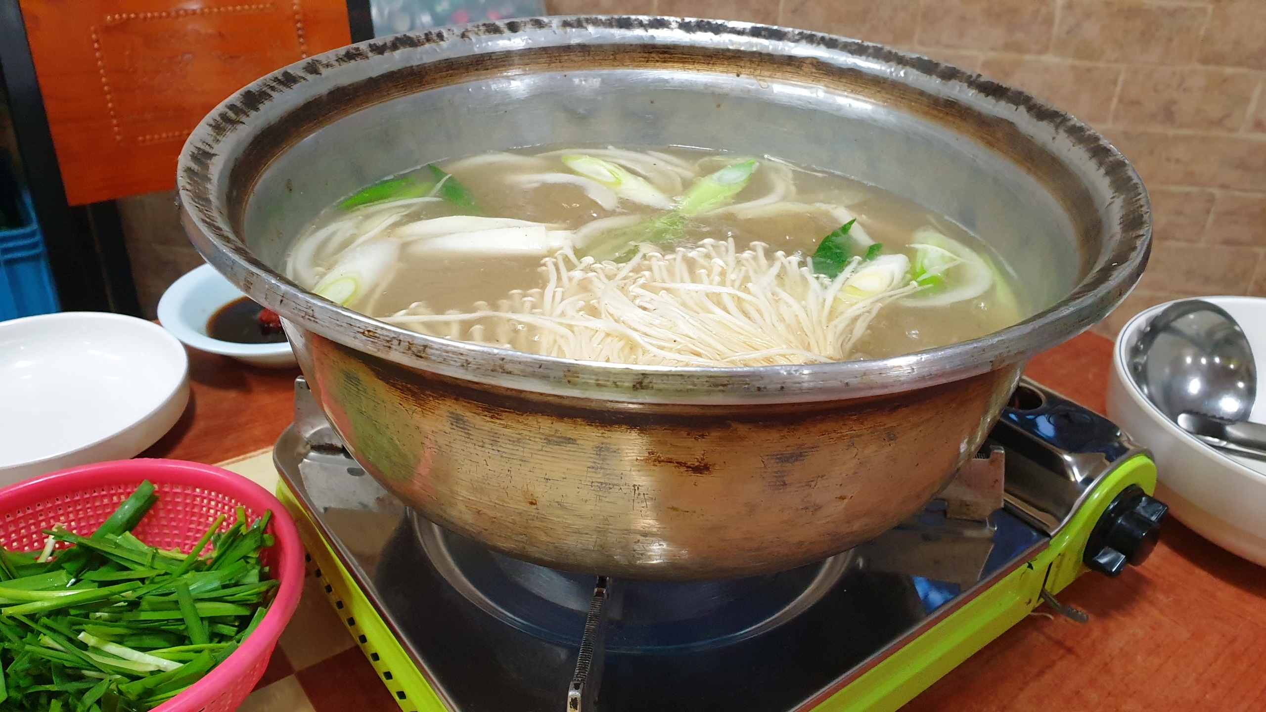  찬바람이 불면 닭한마리, 서울대입구역 대나무집