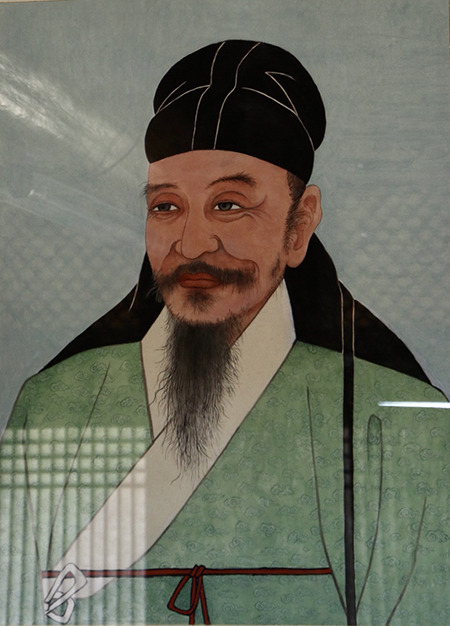 옥봉 백광훈의 초상. 백광훈과 더불어 &lt;관서별곡&gt;의 저자인 큰 형 백광홍, 문장에 뛰어난 둘째 형 백광안, 종형 백광성 등 한 집안에 네 명의 문인이 나왔다하여 ‘일문사문장(一門四文章)’으로 유명하다. 아들 백진남은 이순신 장군 휘하에서 군량과 의병을 모집하는 활약을 펼쳐 &lt;난중일기&gt;에 ‘백진사’로 기록된 인물이다.
[출처] 대한민국 정책브리핑(www.korea.kr)