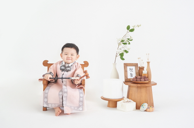 동탄 한이네사진관 : 백일사진, 돌사진, 가족사진 찍기 좋은곳