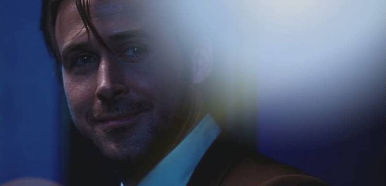 영화 '라라랜드' 내면의 꿈을 이루고 미아를 만난 세바스찬은 미아에게 미소를 짓는다.