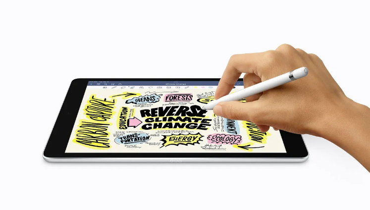 Apple 매직 펜슬과 함께 사용하는 Apple iPad 10.2 2021