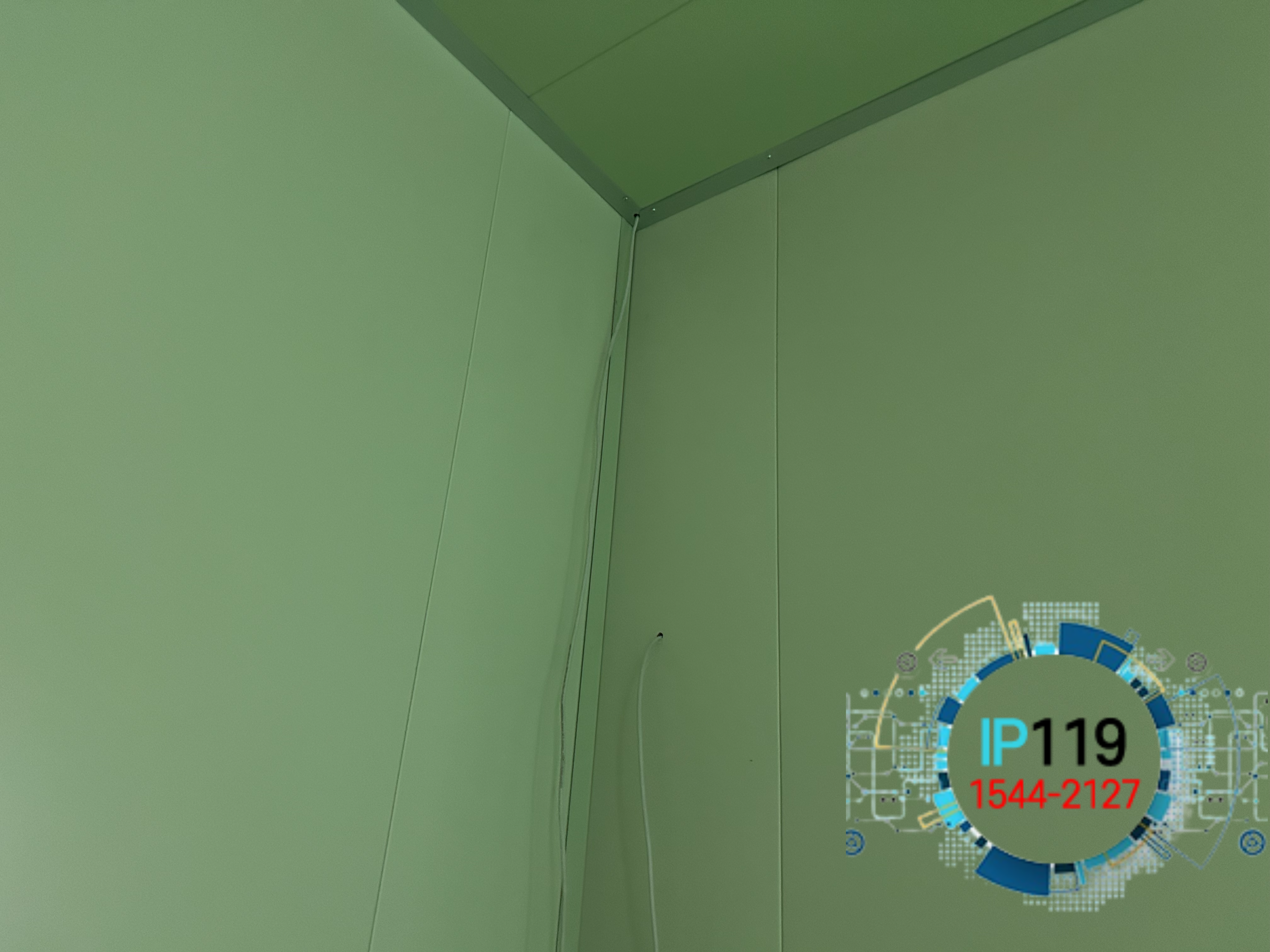 평택 창고 내부 네트워크선 포설 천장과 벽으로 포설해서 바닥까지 깔끔하고 내구성 좋게 시공