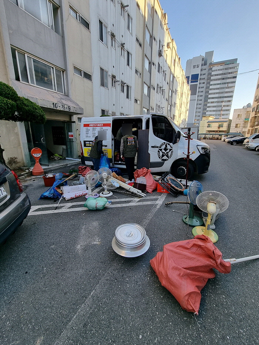 오래 사용한 폐가구 헌가구 가구수거업체 가구정리업체 가구처리업체 가구처분업체 가구폐기업체 가구배출업체 가구철거업체 가구버리기업체