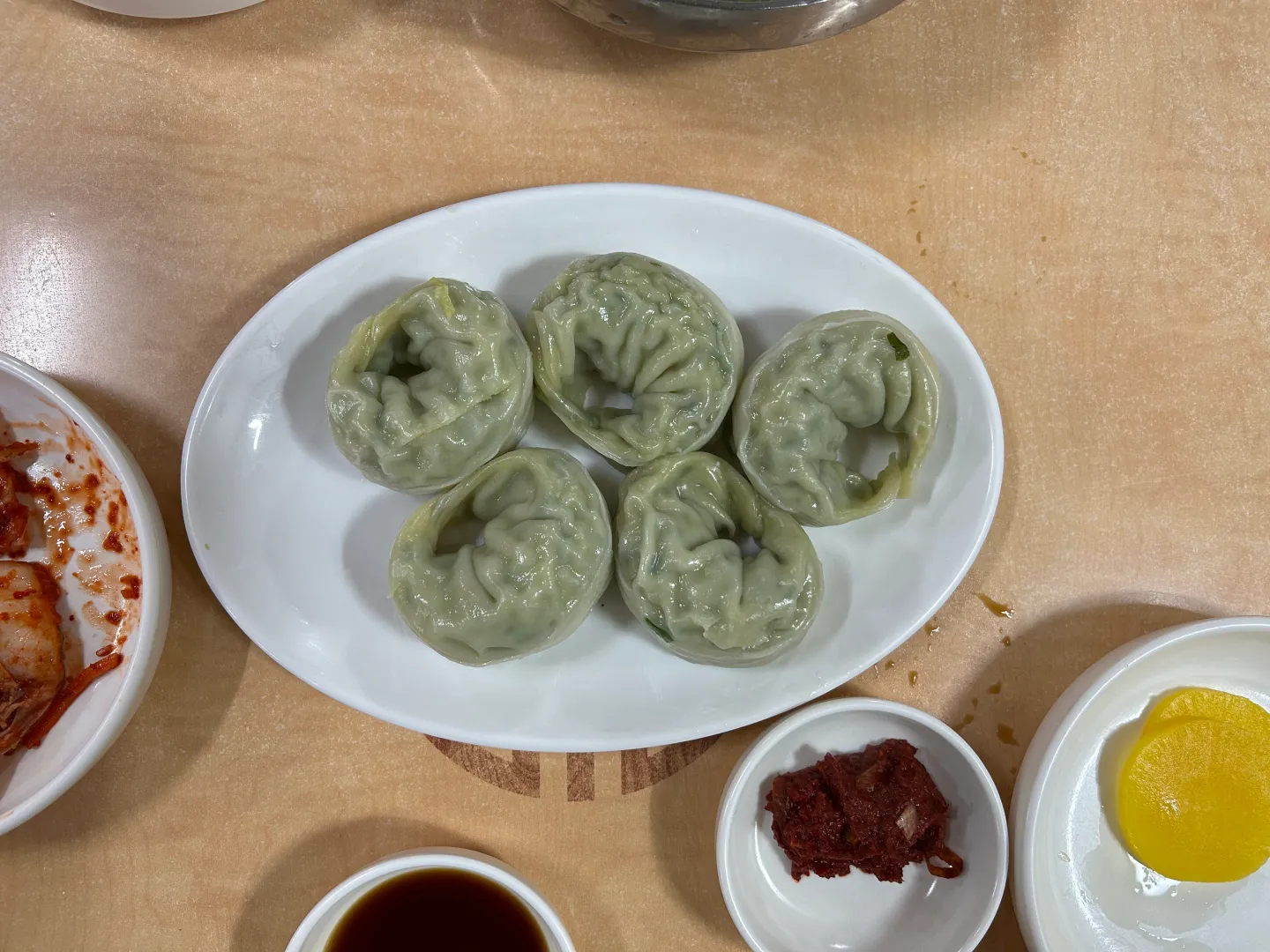 만두를 보여주는 이미지