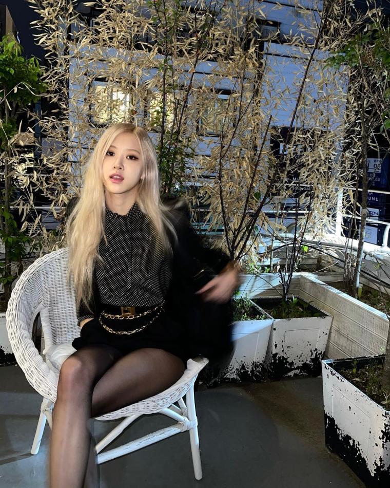  블랙핑크 로제 검스 블랙스타킹