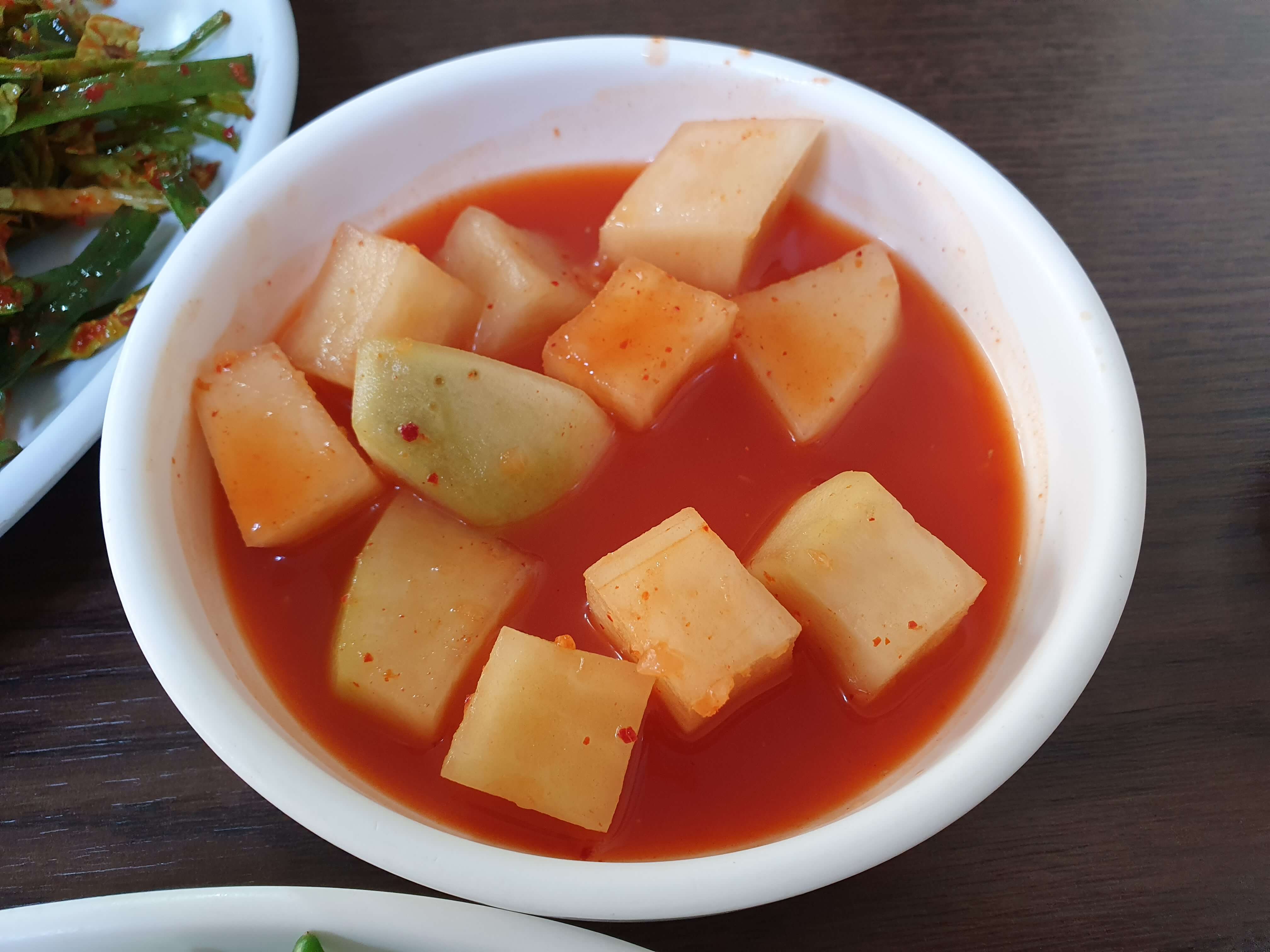 구서동 맛집 장수돼지국밥-반찬(깍두기)