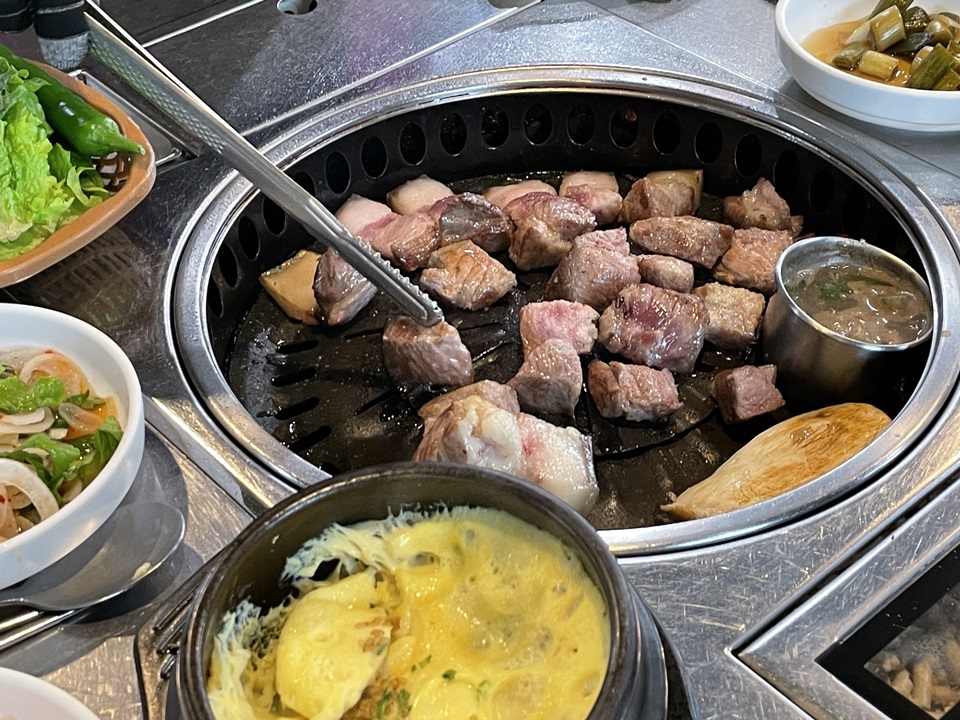  신제주 흑돼지 맛집 단골  1명 추가요!