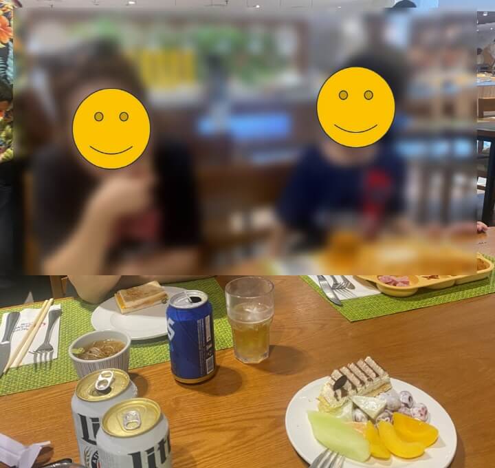 마젤란-뷔페에서-식사하는-가족-사진