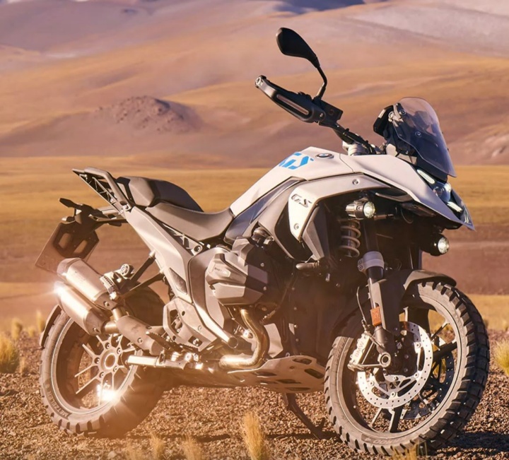 2024-BMW-R1300GS-앞모습