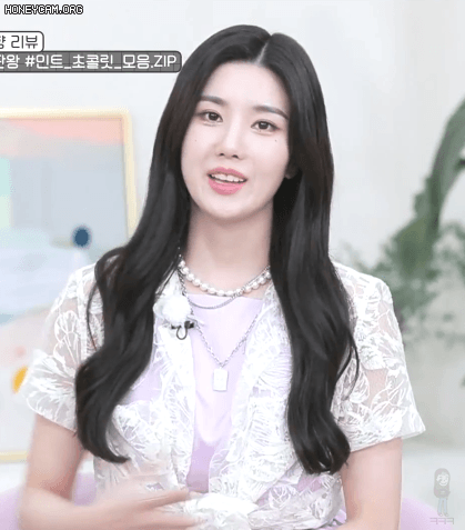  반 민초단 대표 .... 권은비