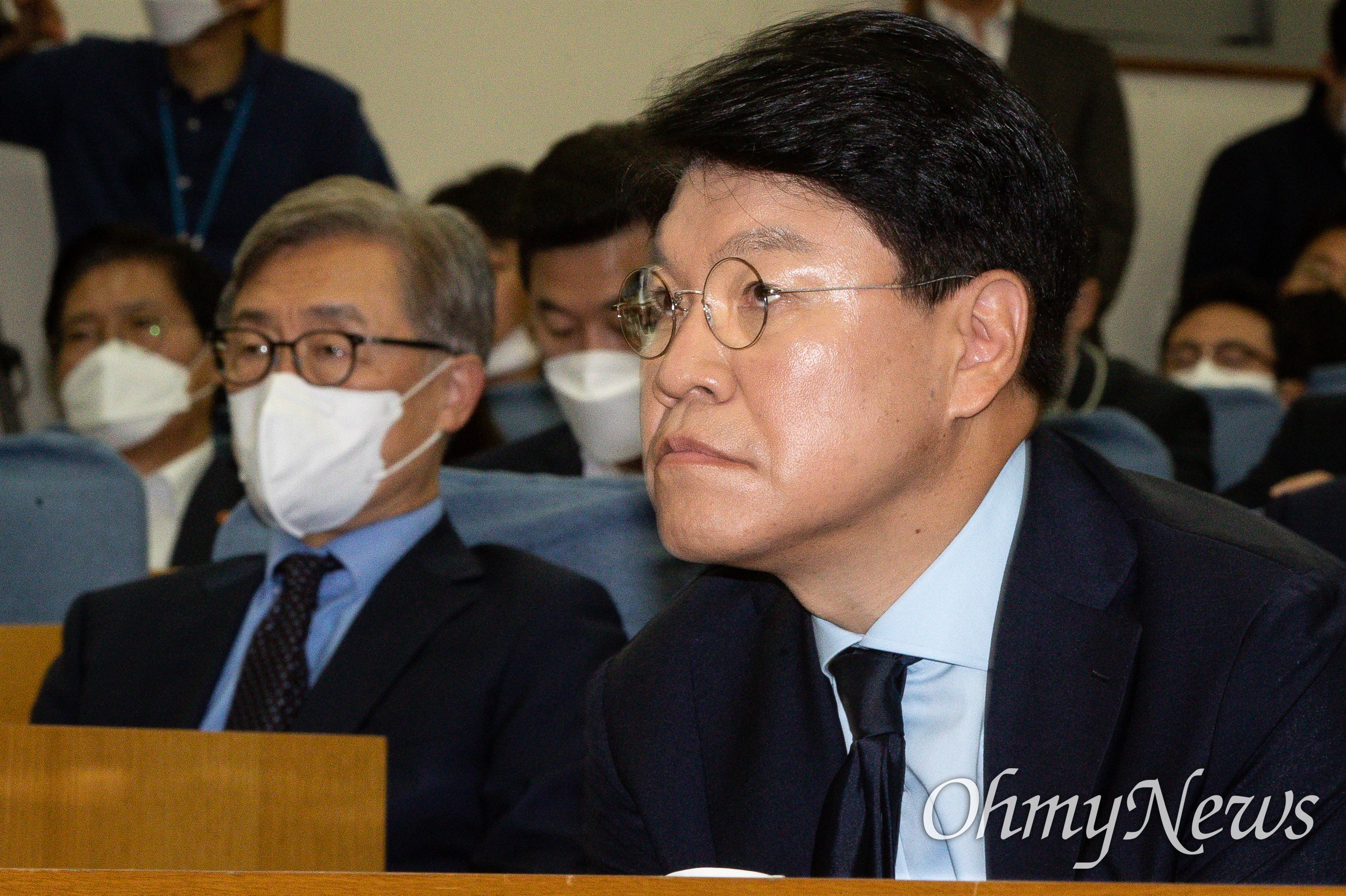  "비판 했다고 방송국에 전화.. 실세가 할 일인가" 장성철, 장제원 직격