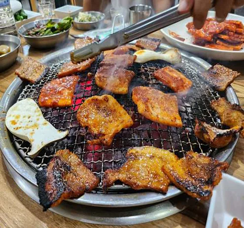 의암호인어동상