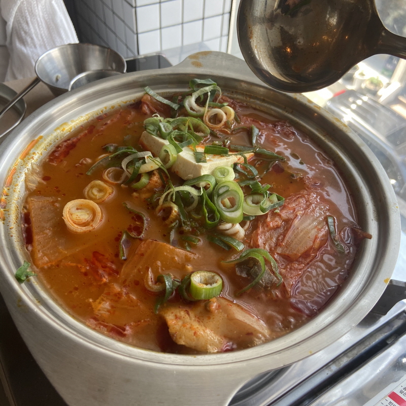 서울 약수동 미슐랭 맛집 금돼지식당 식사 후기