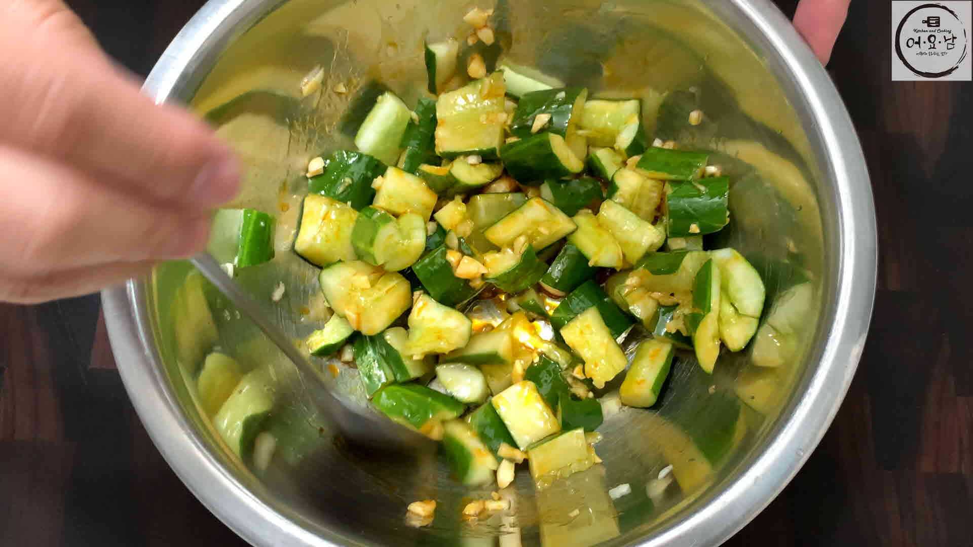 오이탕탕이무침_버무리기