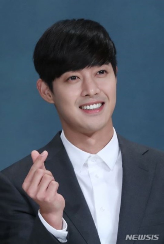  김현중, 비연예인 연인과 결혼 발표! "힘든 시기에 곁을 지켜준 사람" [사진]