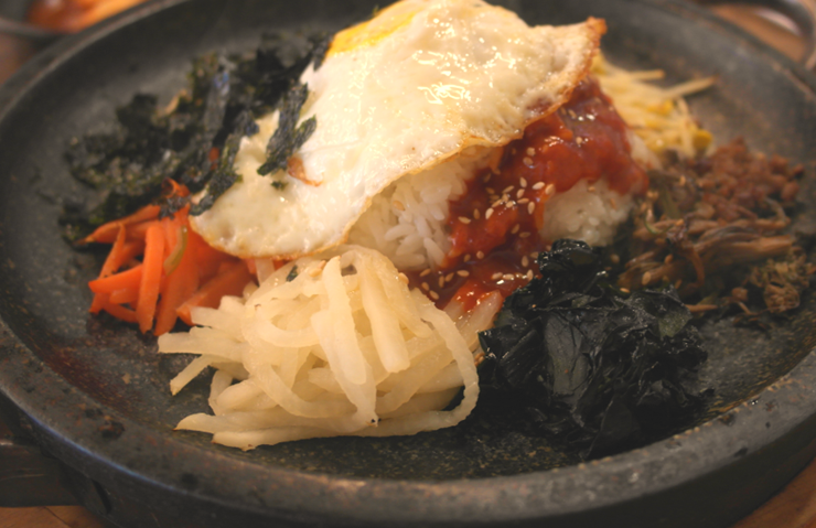 돌판-비빔밥