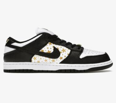  - '슈프림 슈퍼스타 첫번째' 별빛이 빛나는 나이키 x 슈프림 SB 덩크 로우 블랙 [Nike x Supreme SB Dunk Low Black]