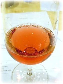 더 타파스 와인 컬렉션 가르나차 2011의 색상