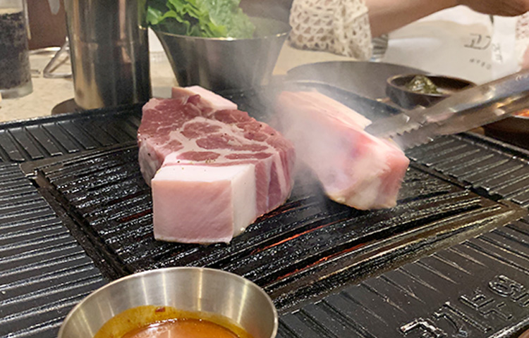 협재해수욕장 근처에 분위기 좋은 흑돼지고기구이 하이볼까지 한 잔하기 좋은 맛집 - 협재고기부엌