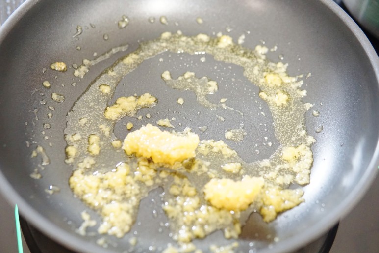 만들기 올리브오일 파스타 종류, 면에 삶은 베이컨을 넣은 알리오올리오 파스타 16