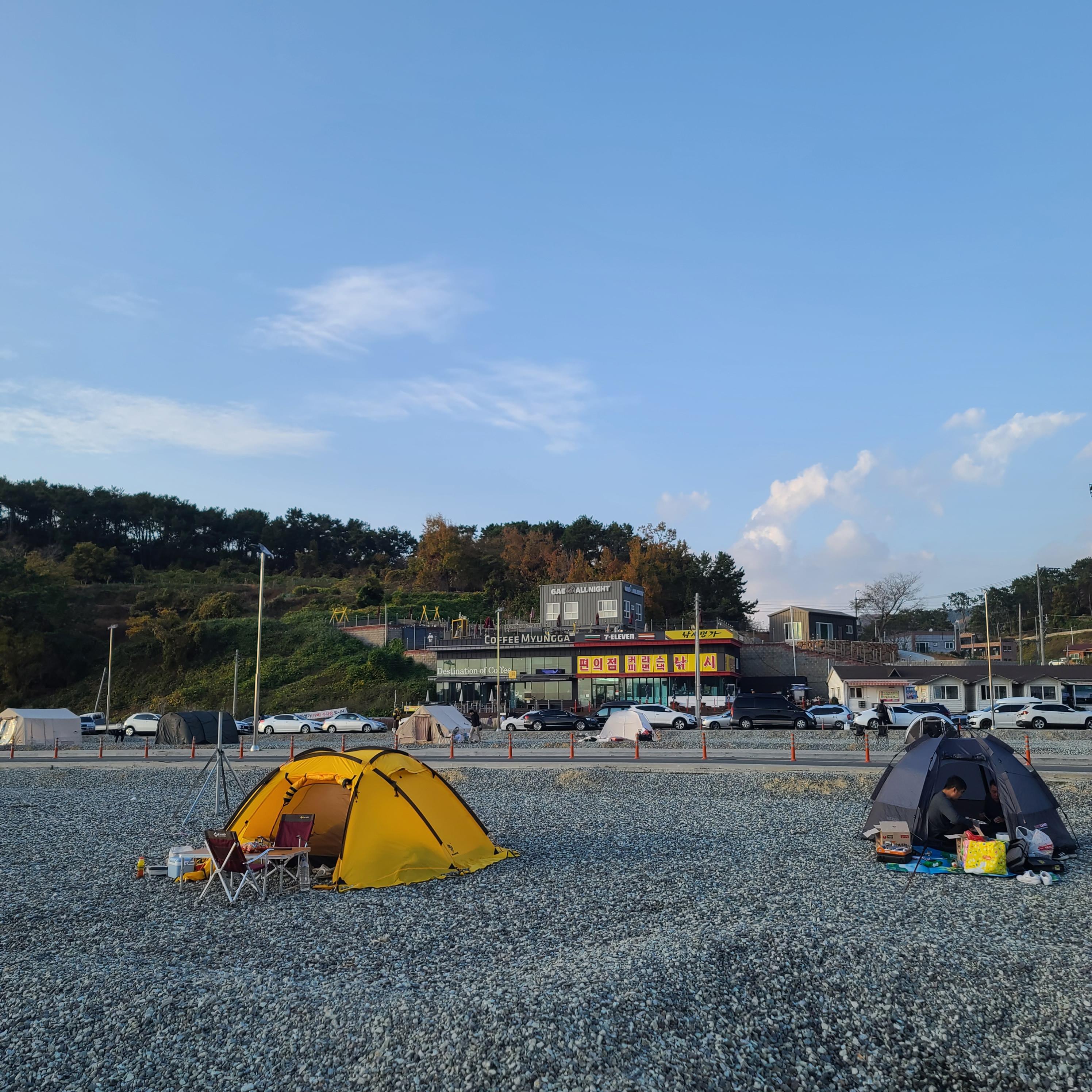 부산 가볼만한곳 가덕도 천성항 캠핑 차박 편의점