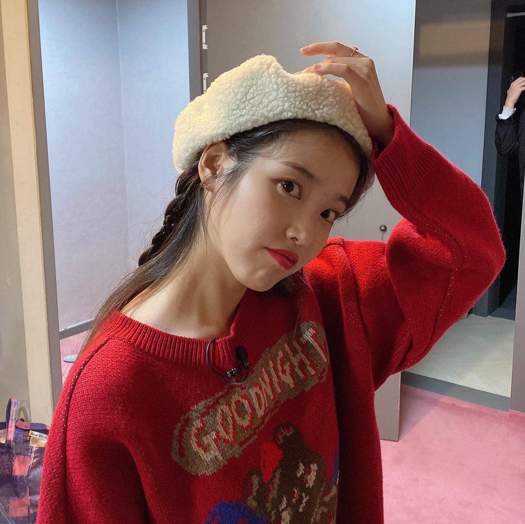  아이유 이지금 인스타그램 성탄절 크리스마스 인스타그램 셀카 사진