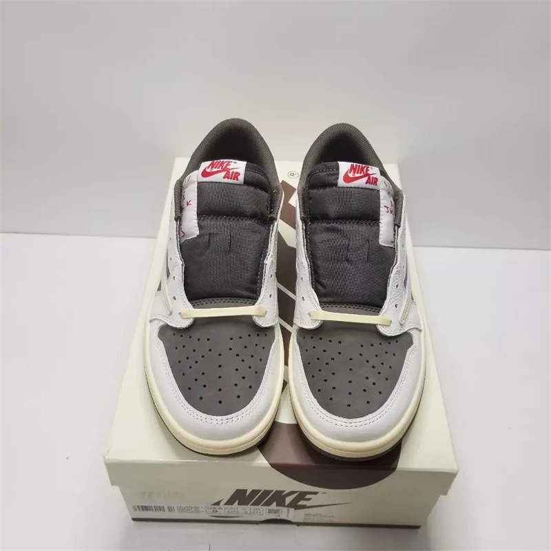  [AIR JORDAN] 트래비스 스캇 x 에어조던1 로우 리버스 모카 DM7866-162 남녀공용 (OG공장)