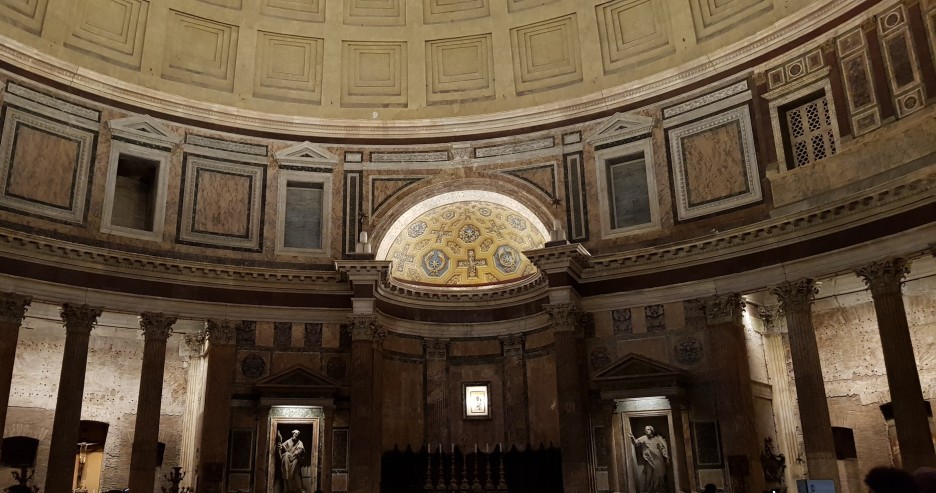 로마 관광지 판테온 내부 모습