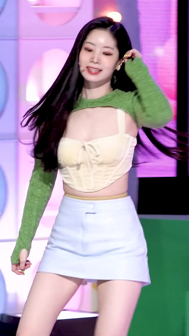  인기가요 트와이스 다현 무대의상 움짤 mp4