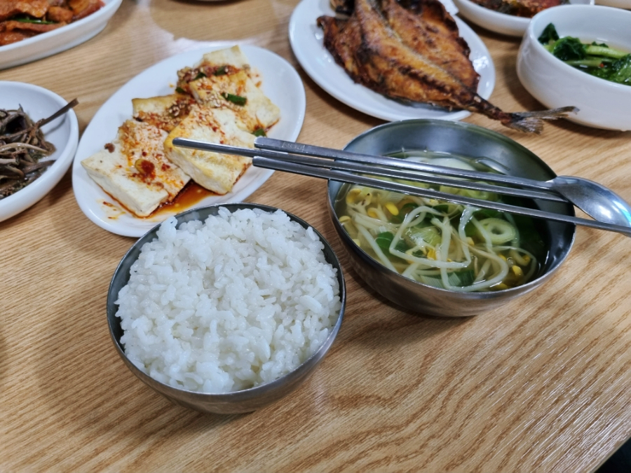 중앙기사식당 밥 국