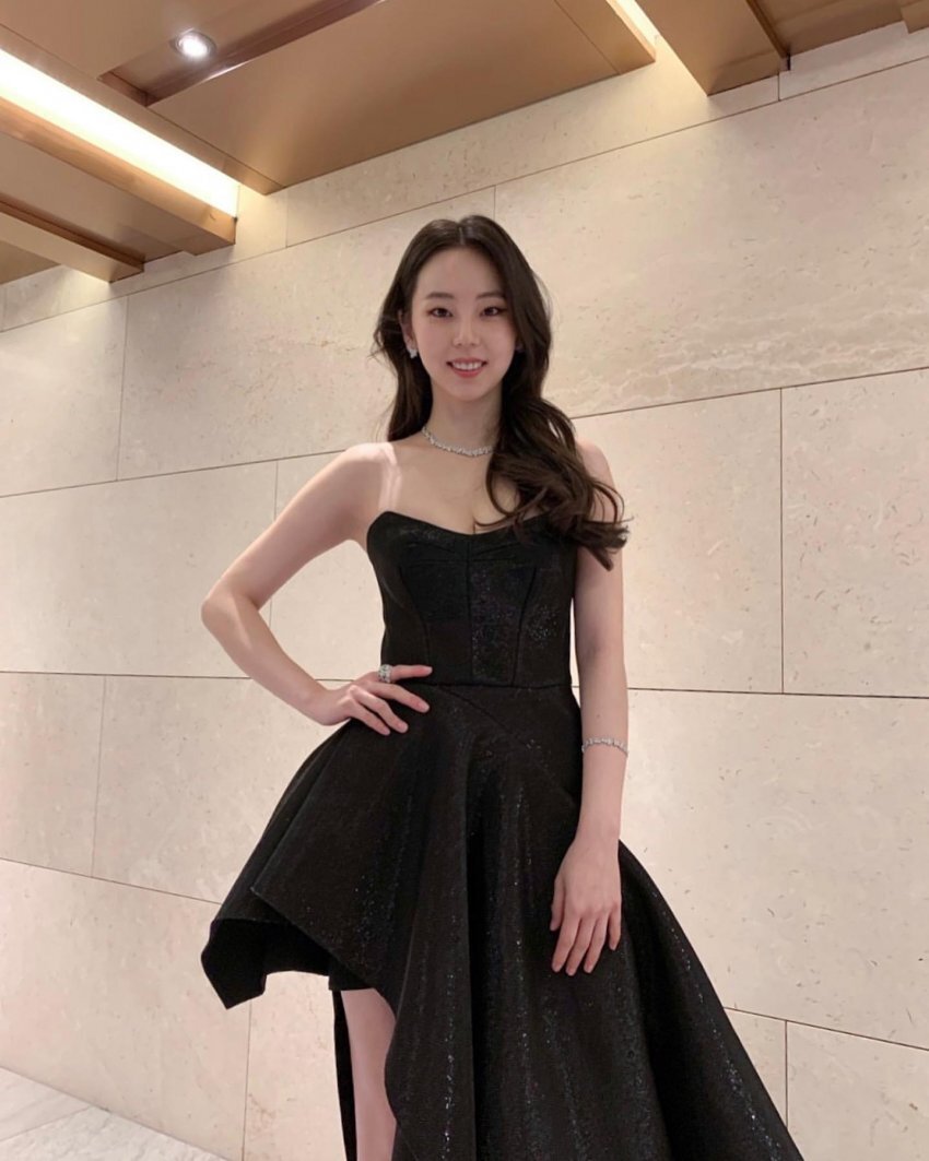  청룡영화제 안소희 볼륨감을 드러낸 드레스