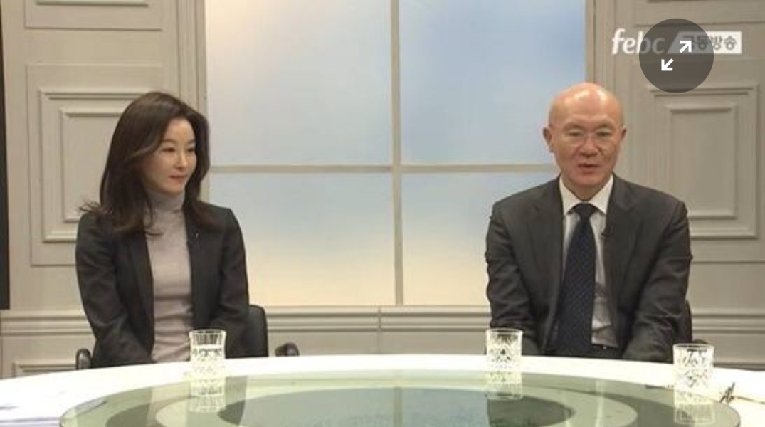  전두환 손자 "父·박상아 외도에 친母 암 투병…검은 돈으로 살아가"