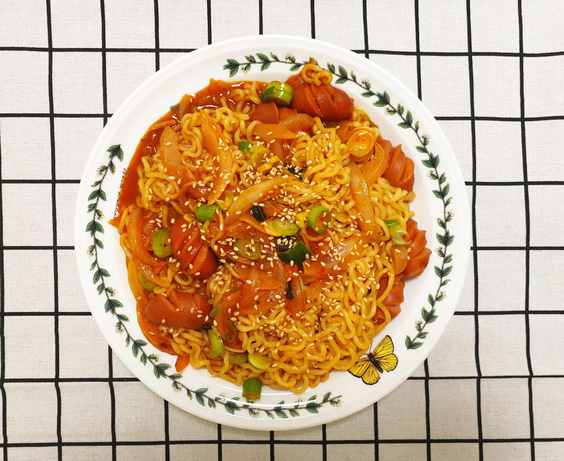  소세지 야채볶음 라면 케찹넣고 맛있게 만들기 쏘야라면 간단요리