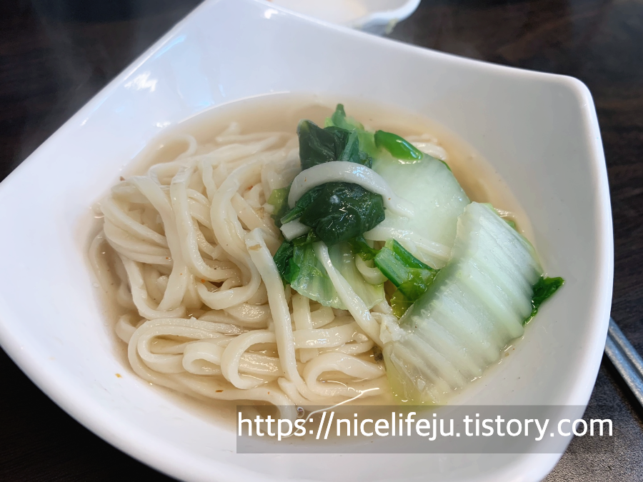 (서울 동대문 맛집) 순한 호로록 국수와 고소한 양배추전과 순한 돼지고기, 경동시장 "안동집" 13