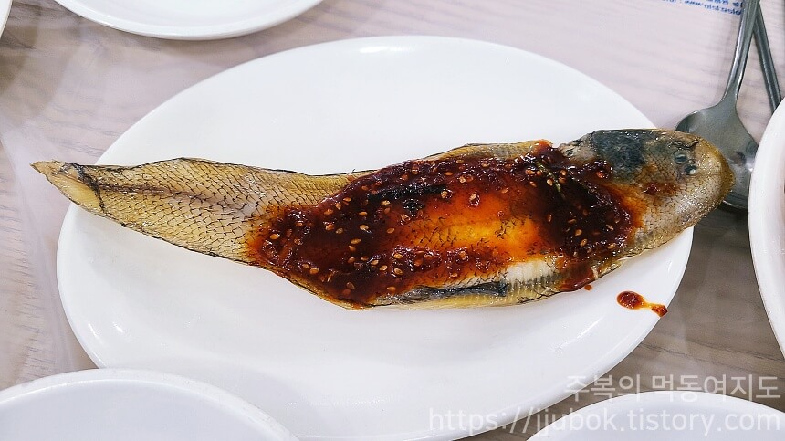 진복식당-보리밥정식-밑반찬-생선