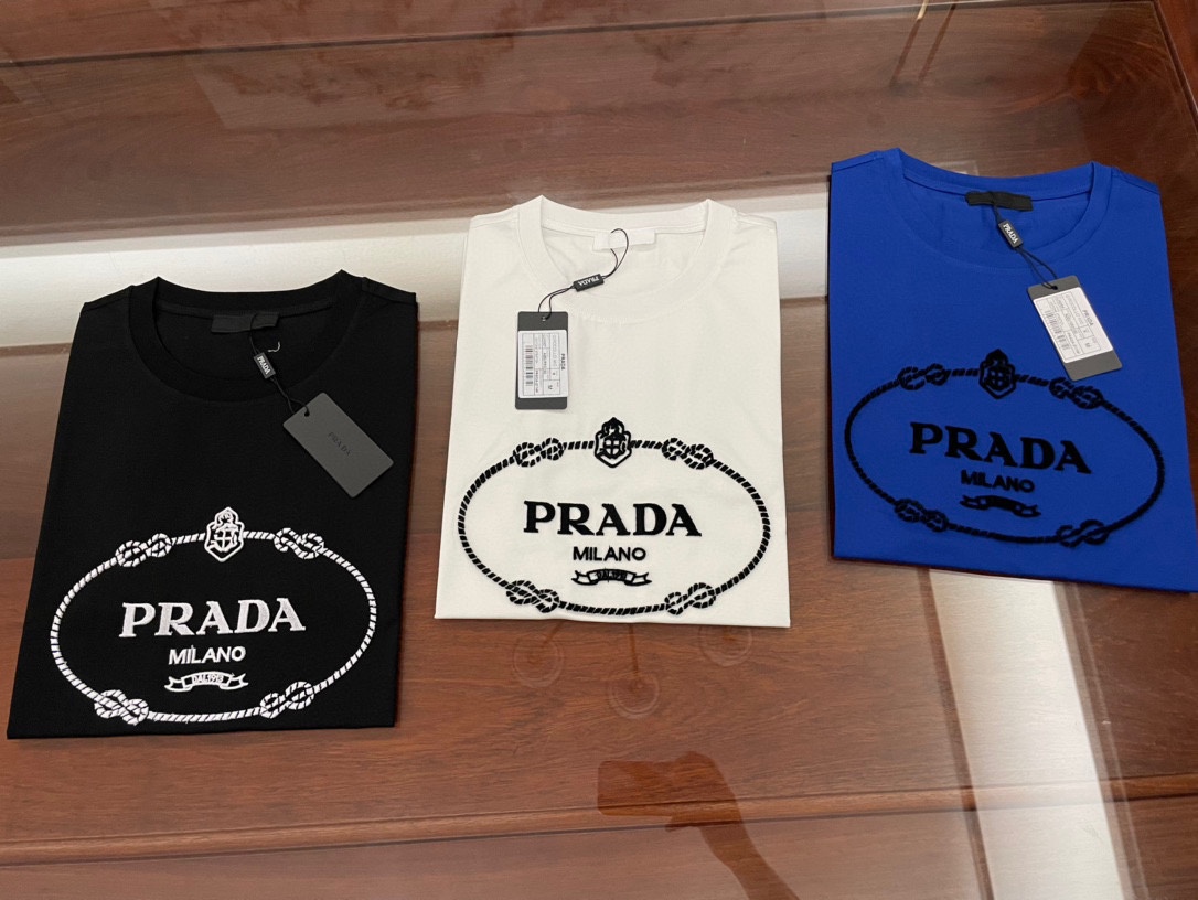  [PRADA] 프라다 엠브로이더리 로고 반팔 티셔츠 (3 COLOR)