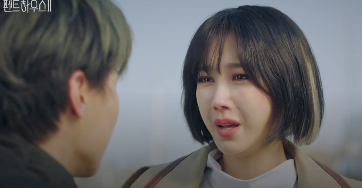  [TV속패션] 펜트하우스 시즌2 11회 이지아 베이지색 숏 파카 패션 정보 #펜트하우스 시즌2 11회 이지아 TOD'S 베이지색 숏 파카