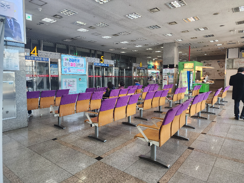 부천시외버스터미널 대합실