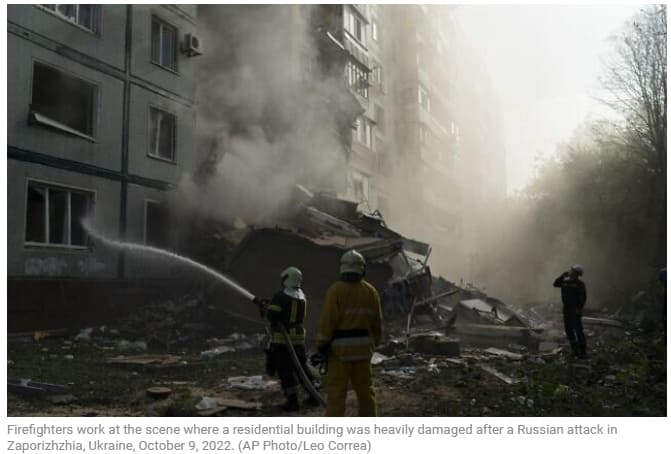 [Ukraine war] 러시아&#44; 키이우에 대규모 폭격...4층 아파트 순식간에 사라져 VIDEO: Several dead as Russia strikes Ukraine&rsquo;s Zaporizhzhia after bridge bombing