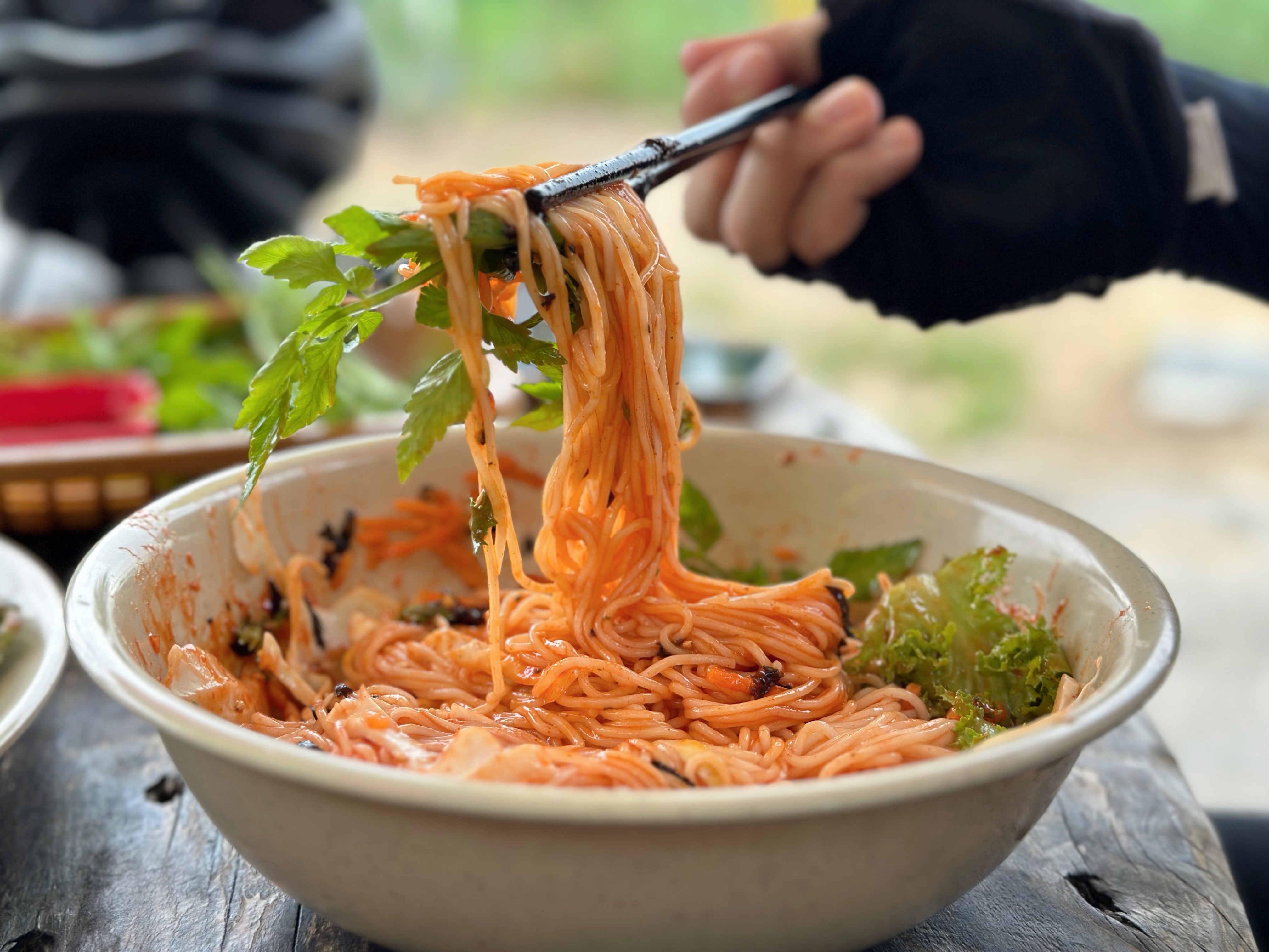레트로 찐바이브 북한강 남한강 라이딩 필수코스 맛집 '돌미나리집' 양평 팔당 남양주 능내역 서울근교 미나리전 비빔국수 잔치국수 주차정보 애견동반